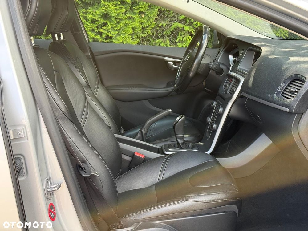 Volvo V40 D2 Momentum - 7