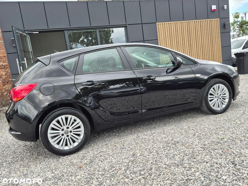 Opel Astra 1.6 CDTI Essentia - 13