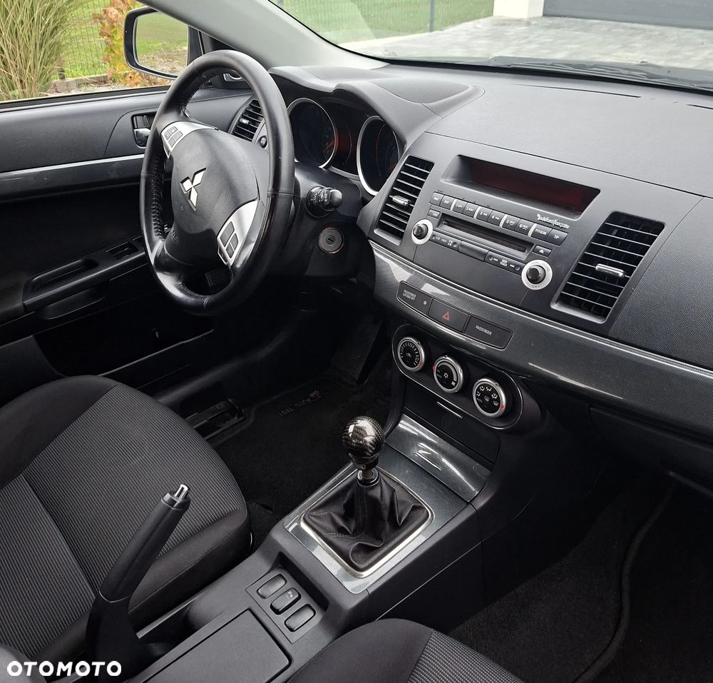 Mitsubishi Lancer - 9