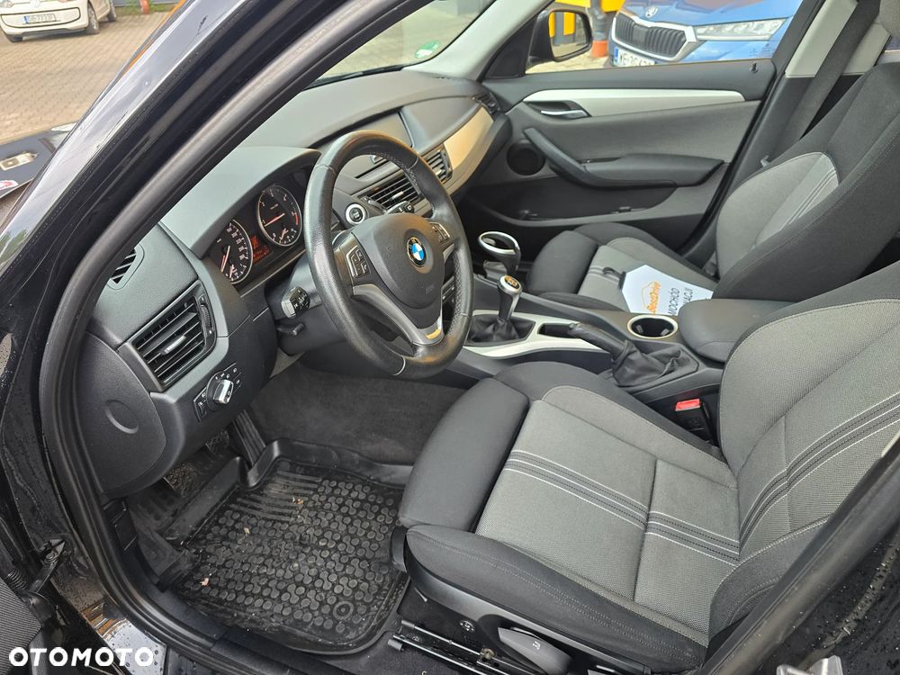 BMW X1 sDrive18d xLine - 16