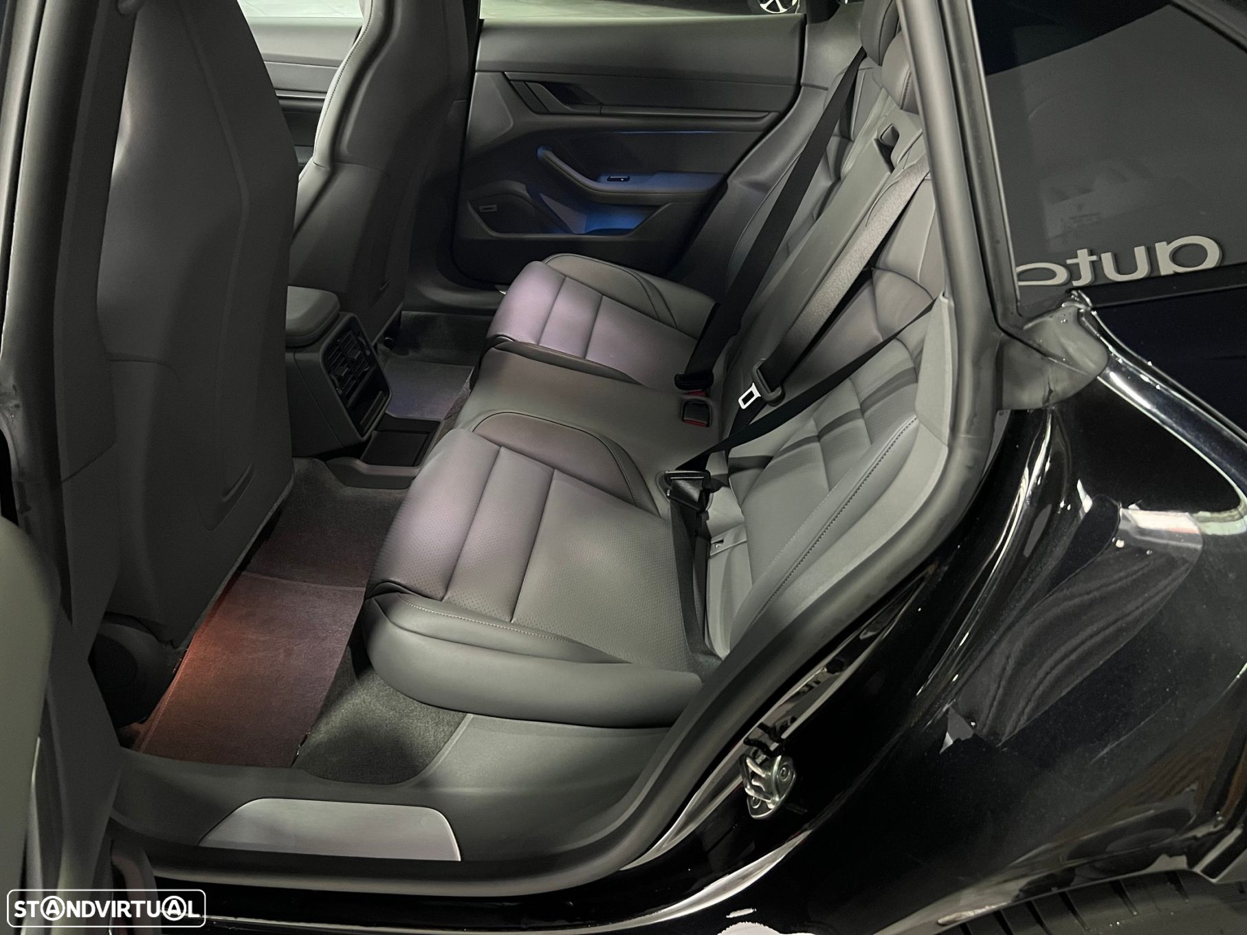 Porsche Taycan Sport Turismo - 19