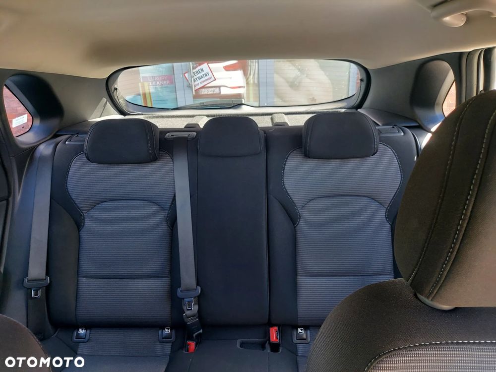 Hyundai i30 1.5 DPI Classic + - 11