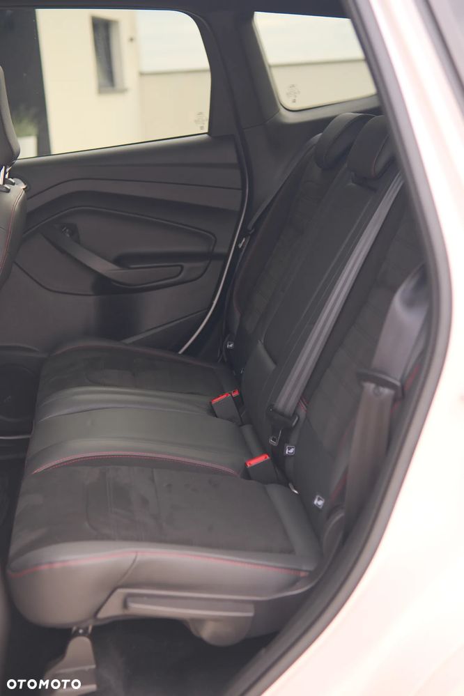 Ford Kuga - 32