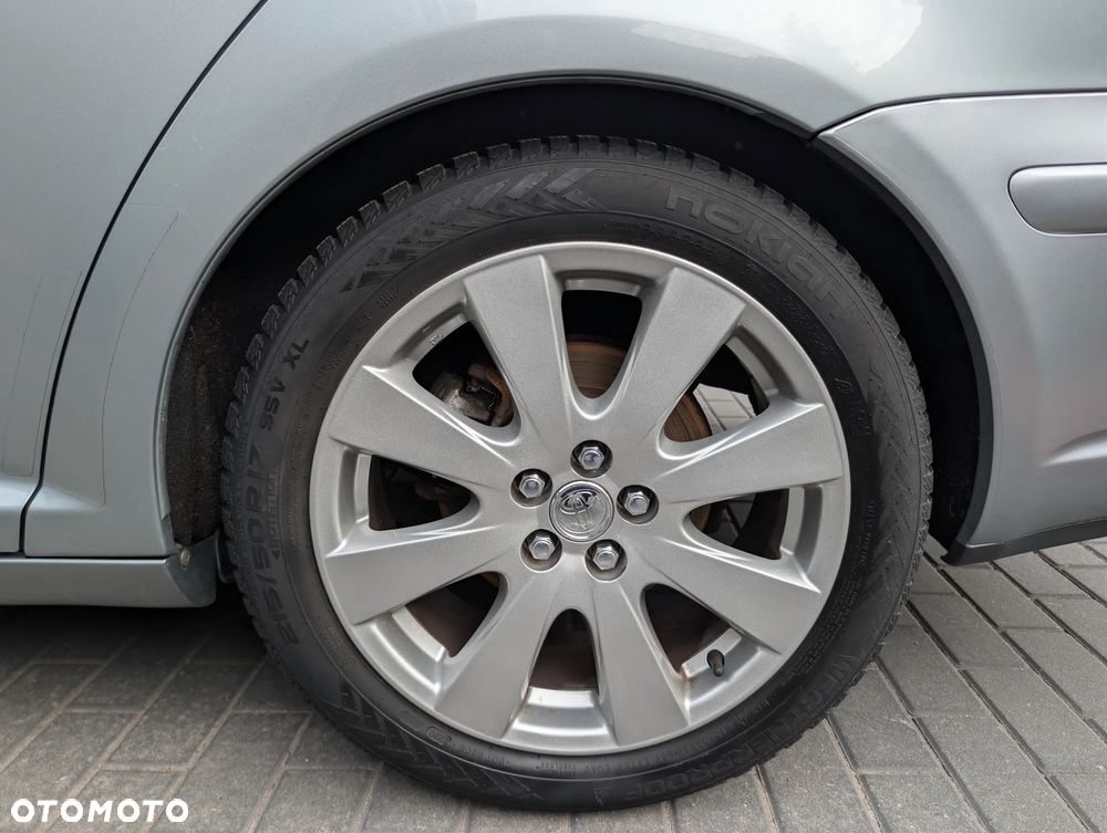 Toyota Avensis 2.0 VVT-i Sol - 21