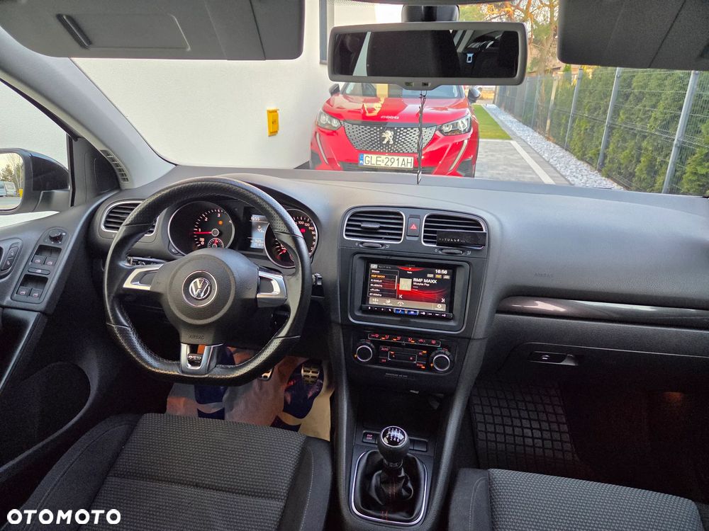 Volkswagen Golf - 17
