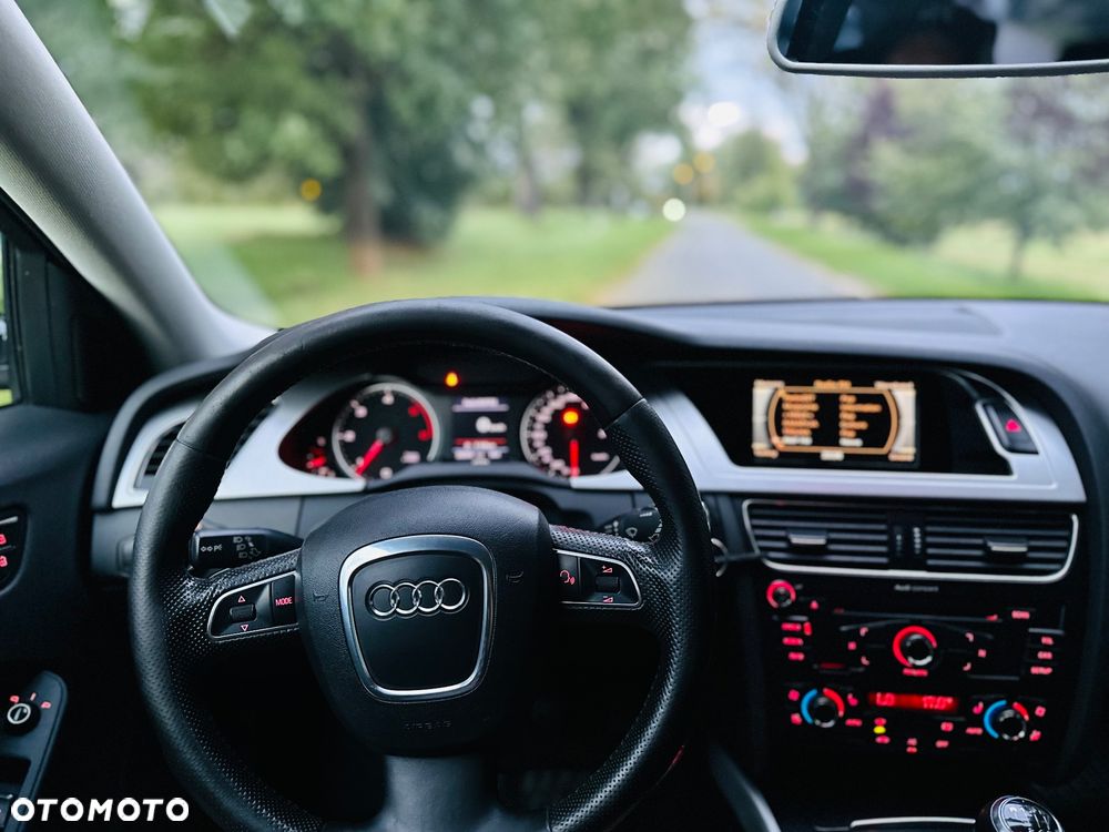 Audi A4 Avant 2.0 TDI DPF Attraction - 12