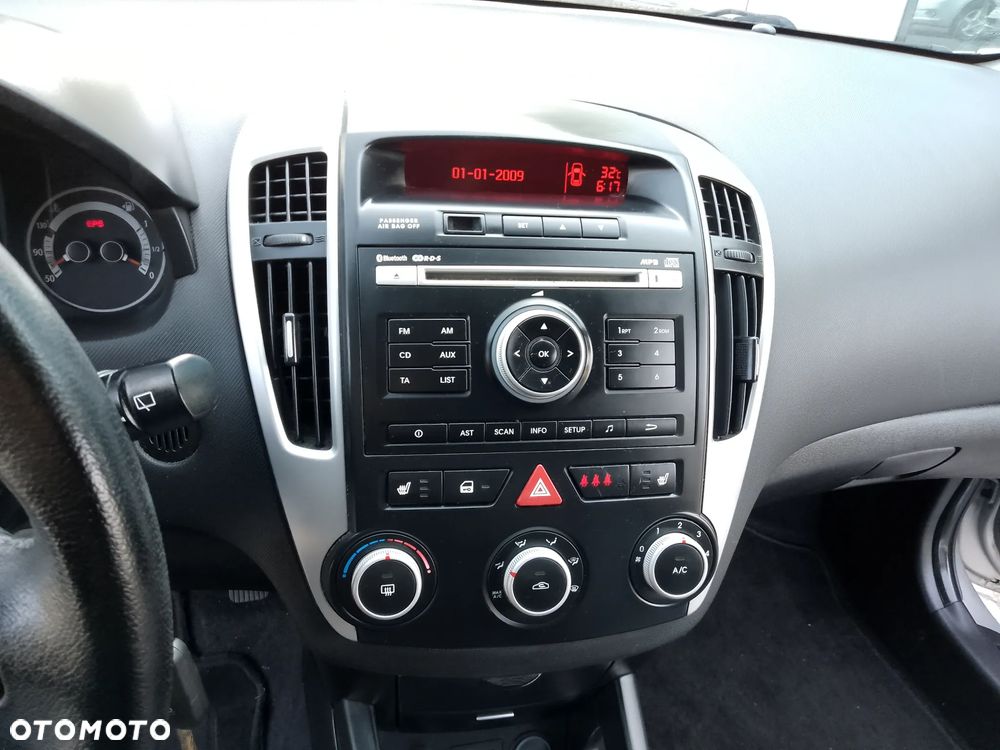 Kia Ceed 1.6 CVVT Dream-Team Edition - 19