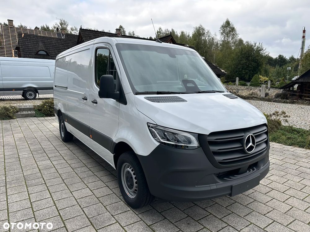 Mercedes-Benz Sprinter - 4