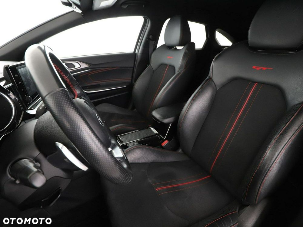 Kia ProCeed 1.6 T-GDI GT DCT - 14