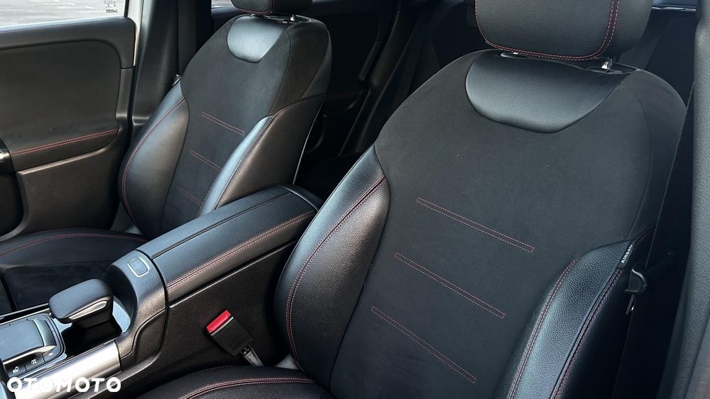 Mercedes-Benz GLA - 12