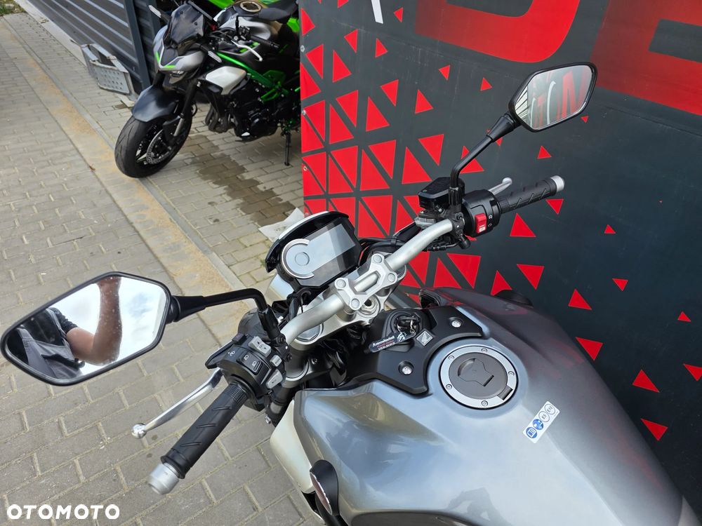 Honda CB - 16