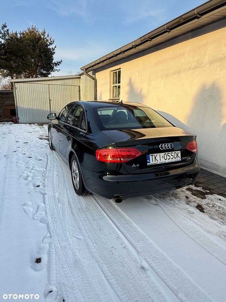 Audi A4 Limousine - 4