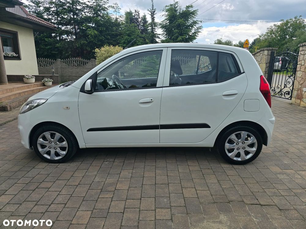 Hyundai i10 1.1 FIFA WM Edition - 11