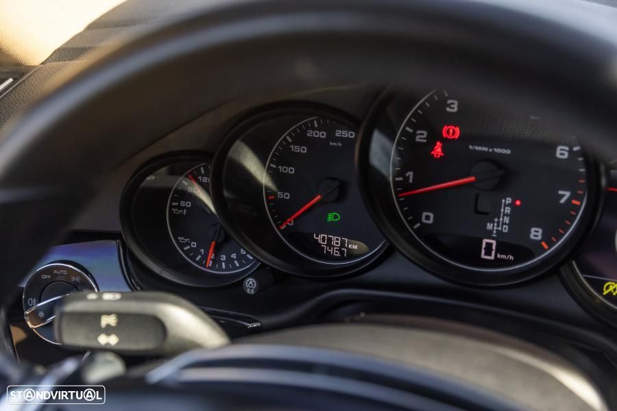 Porsche Panamera 4 Edition PDK - 40