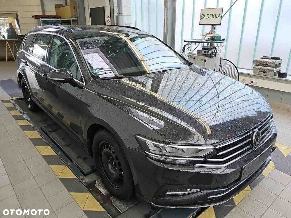 Volkswagen Passat - 2