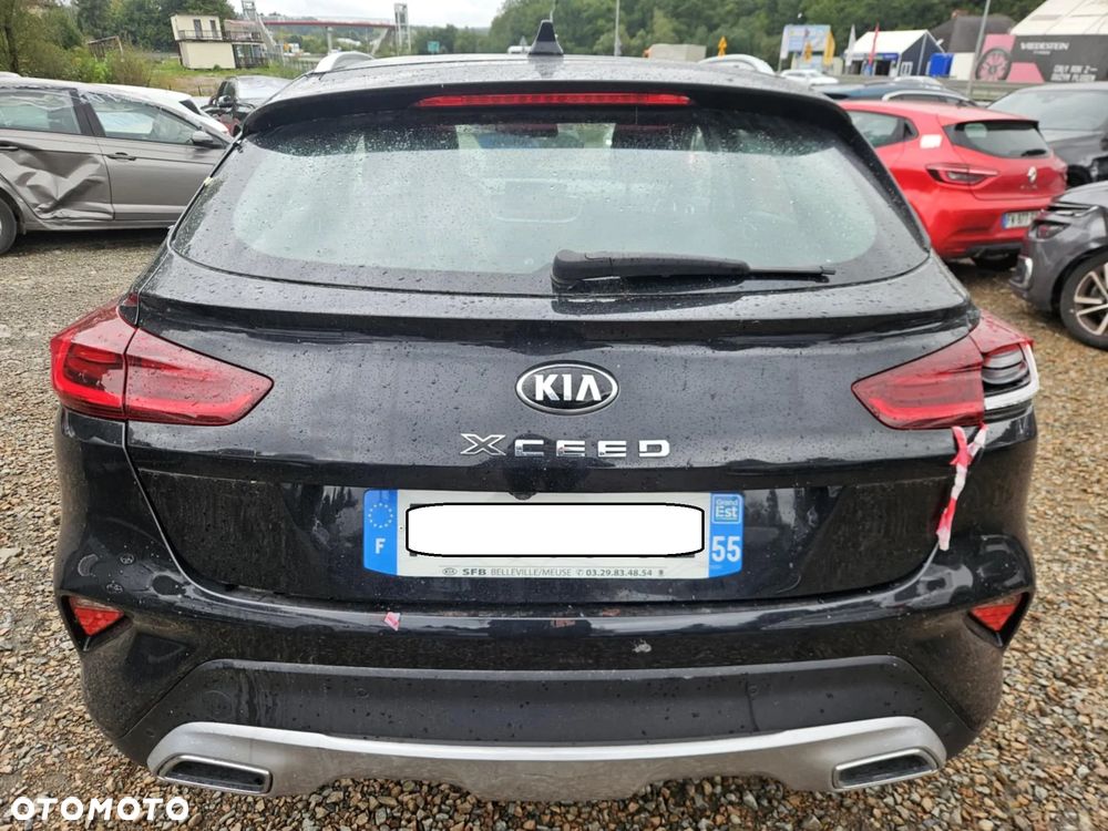 Kia XCeed 1.6 CRDi PLATINUM EDITION - 3