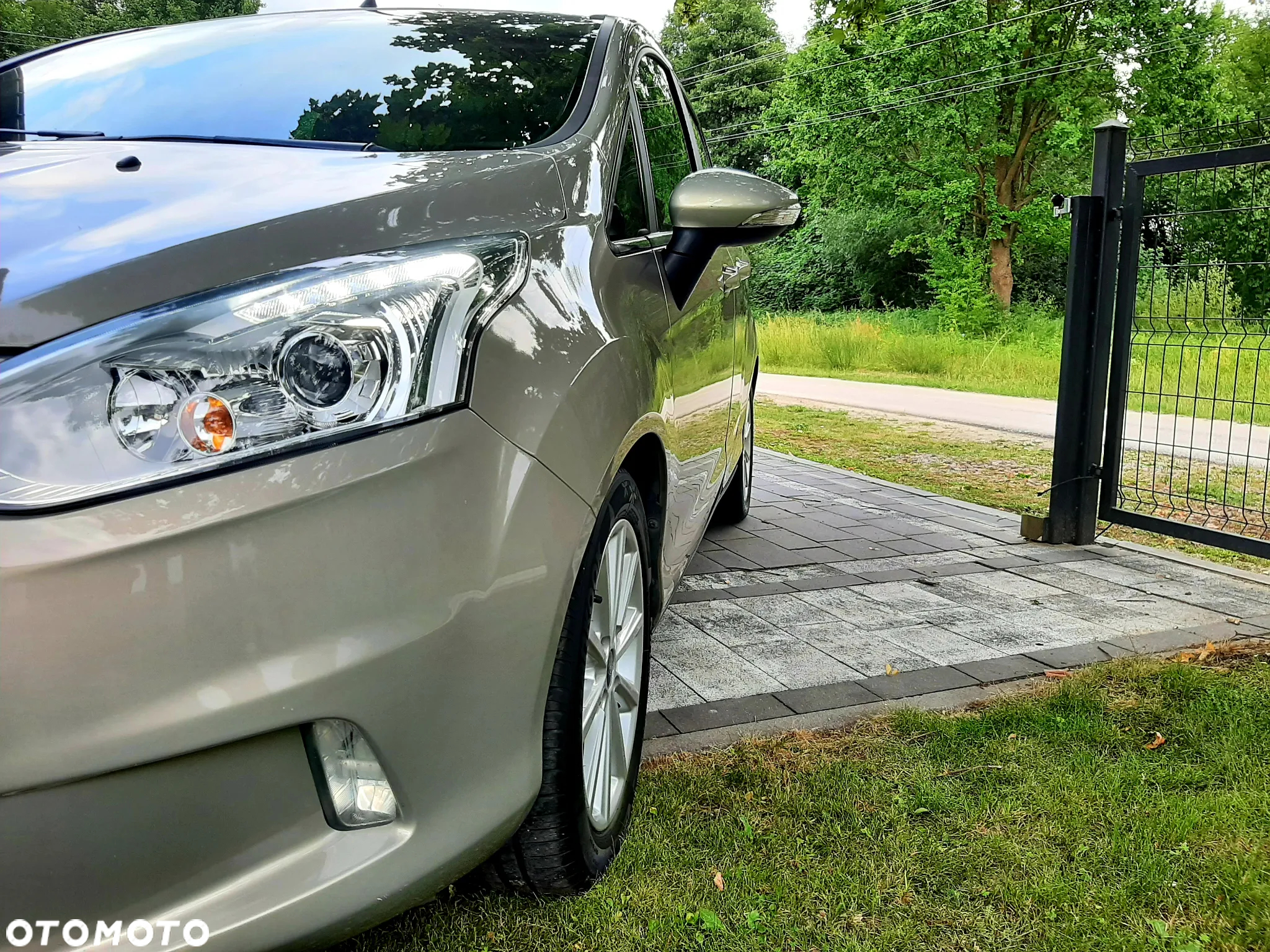 Ford B-MAX - 24