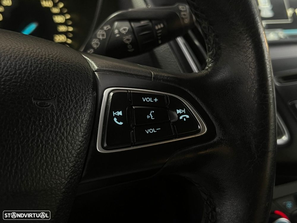 Ford Focus 1.0 EcoBoost Titanium - 19