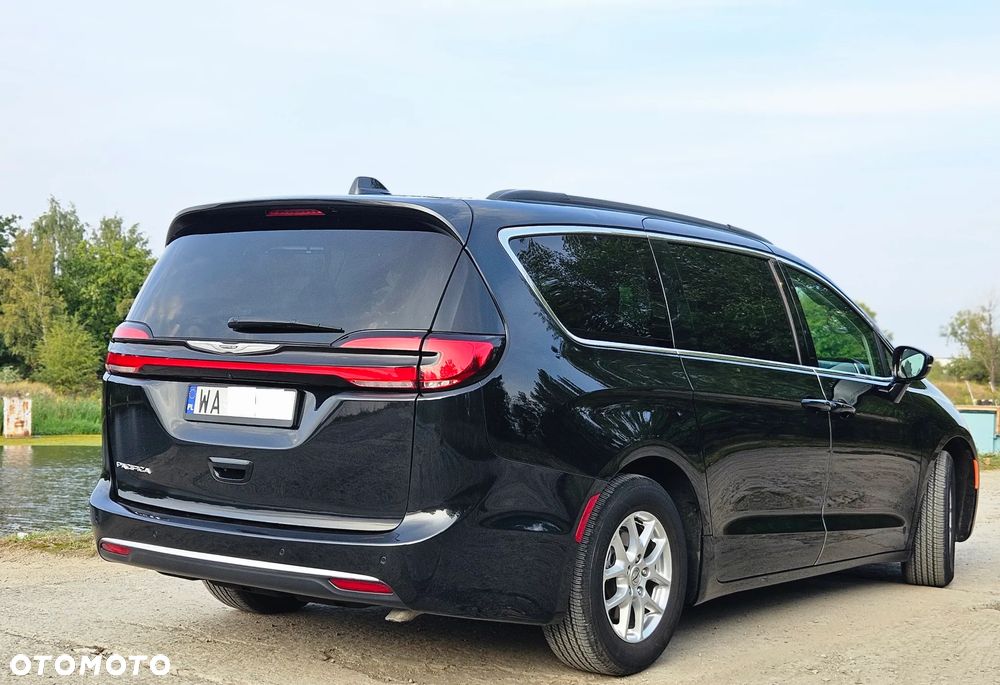Chrysler Pacifica - 3