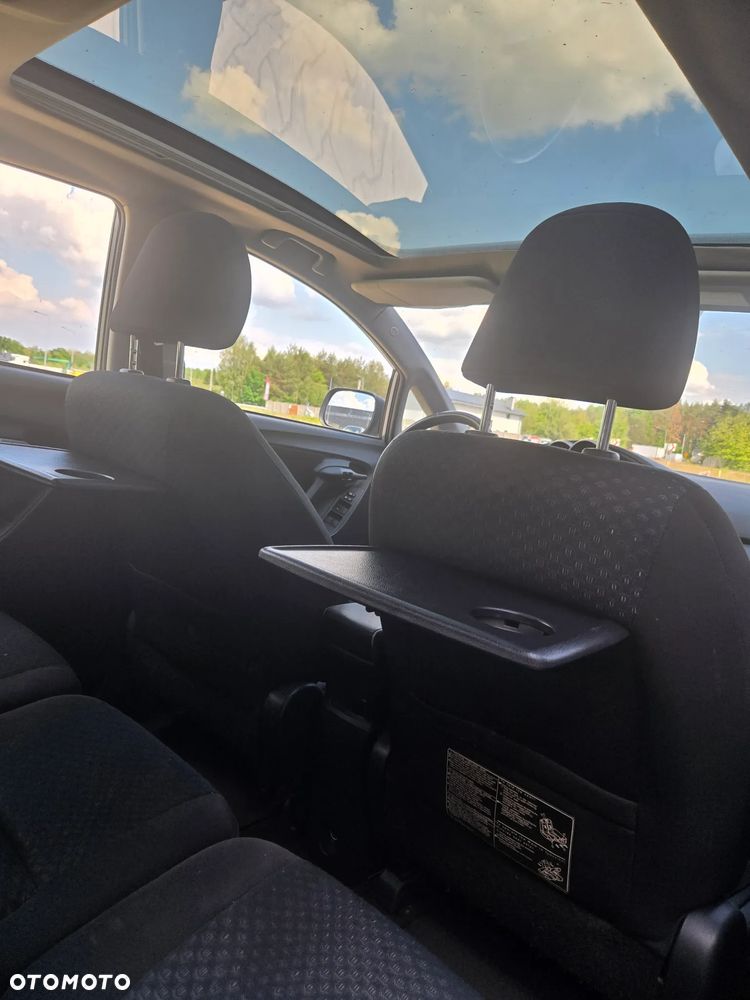 Toyota Verso 1.8 Sol - 28