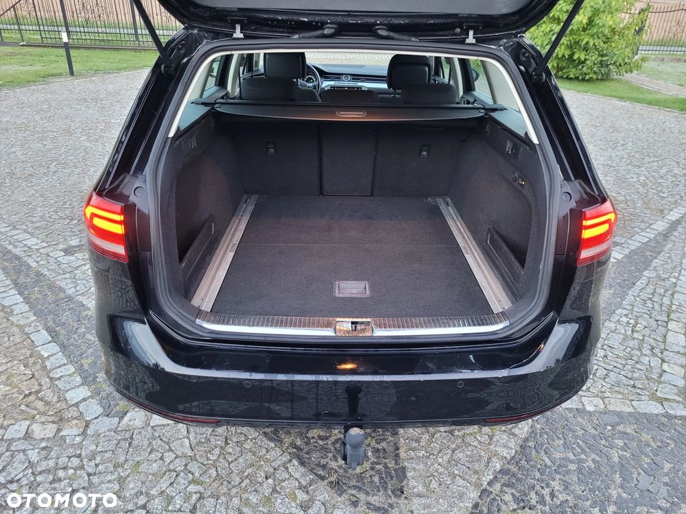 Volkswagen Passat 2.0 TDI SCR DSG Comfortline - 26