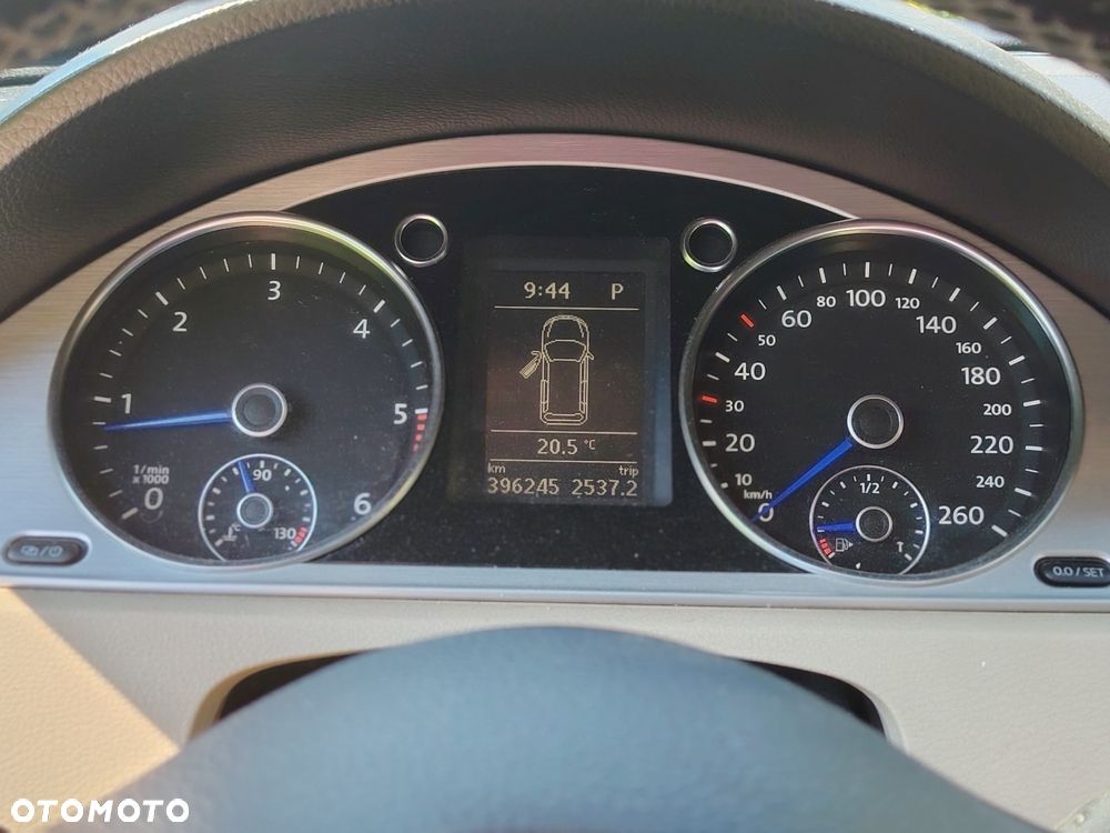 Volkswagen Passat - 5