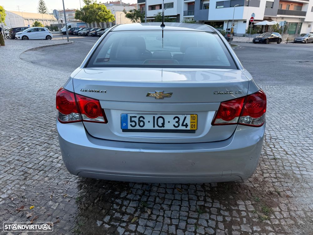 Chevrolet Cruze 1.6 LS - 10