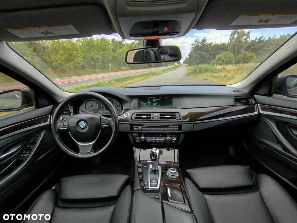 BMW Seria 5 528i Sport-Aut - 9