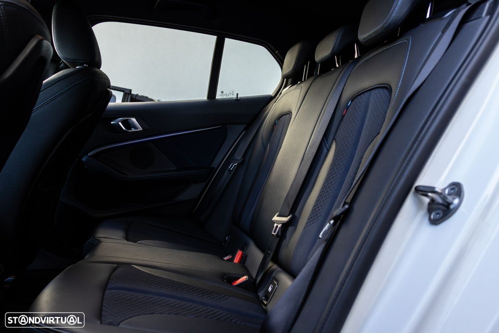 BMW 116 d Pack Desportivo M Auto - 31