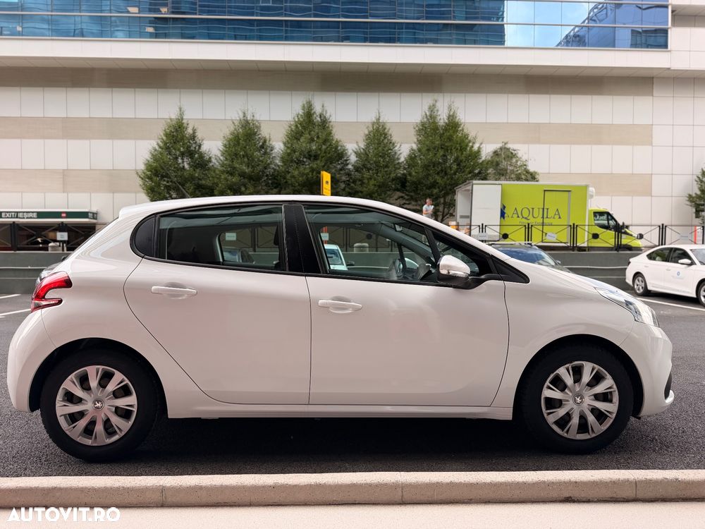 Peugeot 208 1.2 L PureTech Active - 5