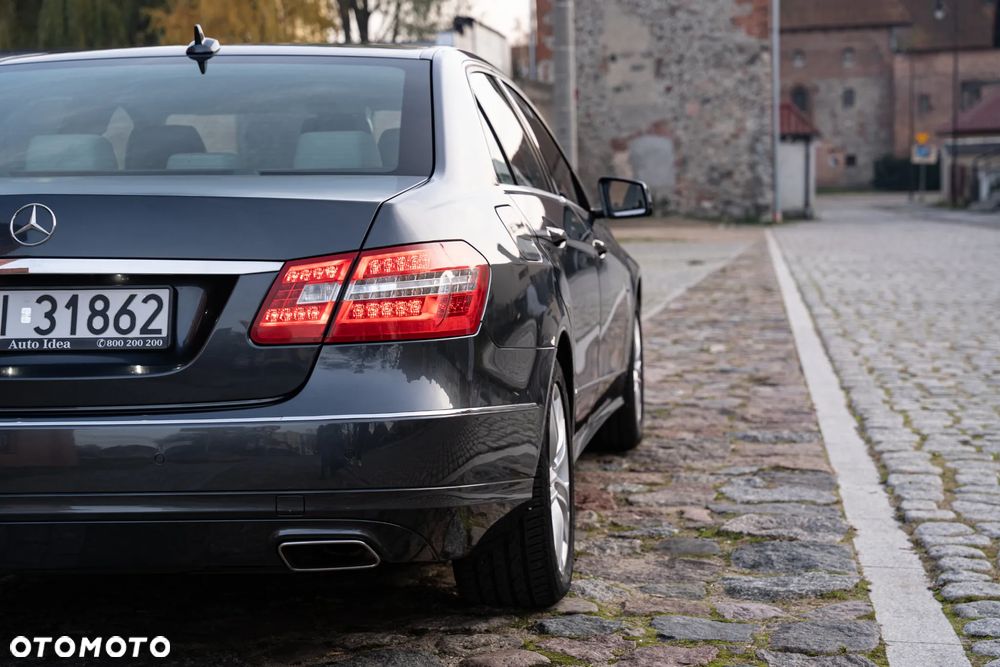 Mercedes-Benz Klasa E 220 CDI BlueEff Avantgarde - 24