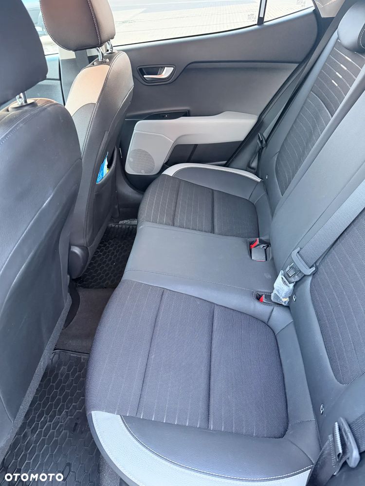 Kia Stonic 1.4 L - 8