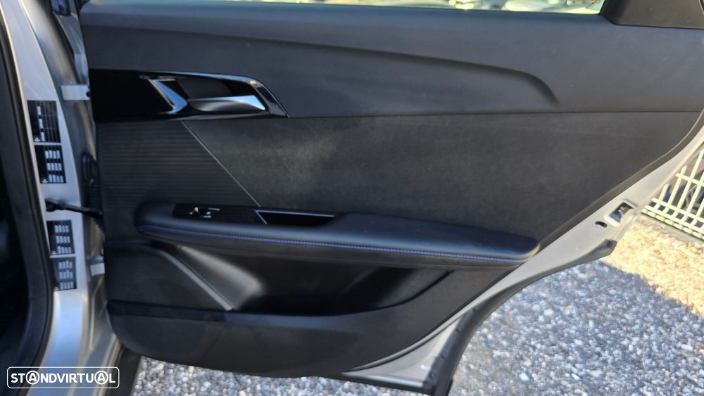 MG MG4 64 kWh Luxury - 54