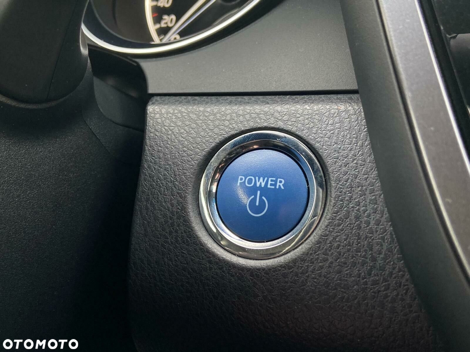 Toyota Camry 2.5 Hybrid Comfort CVT - 22