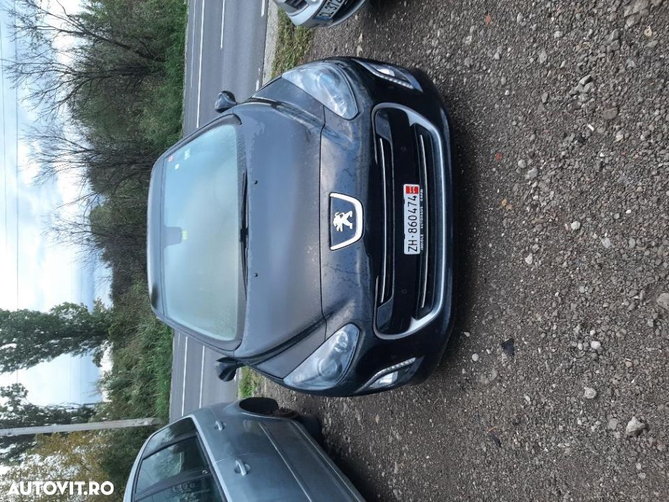 dezmembrez peugeot 308 .1.6l benzina 2012 - 1