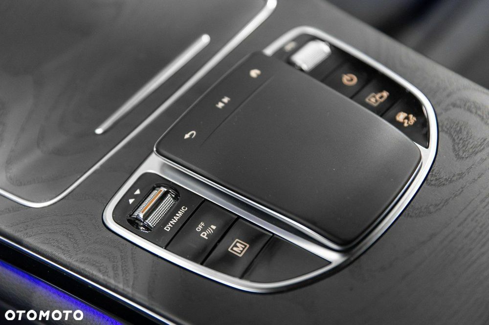 Mercedes-Benz GLC - 28