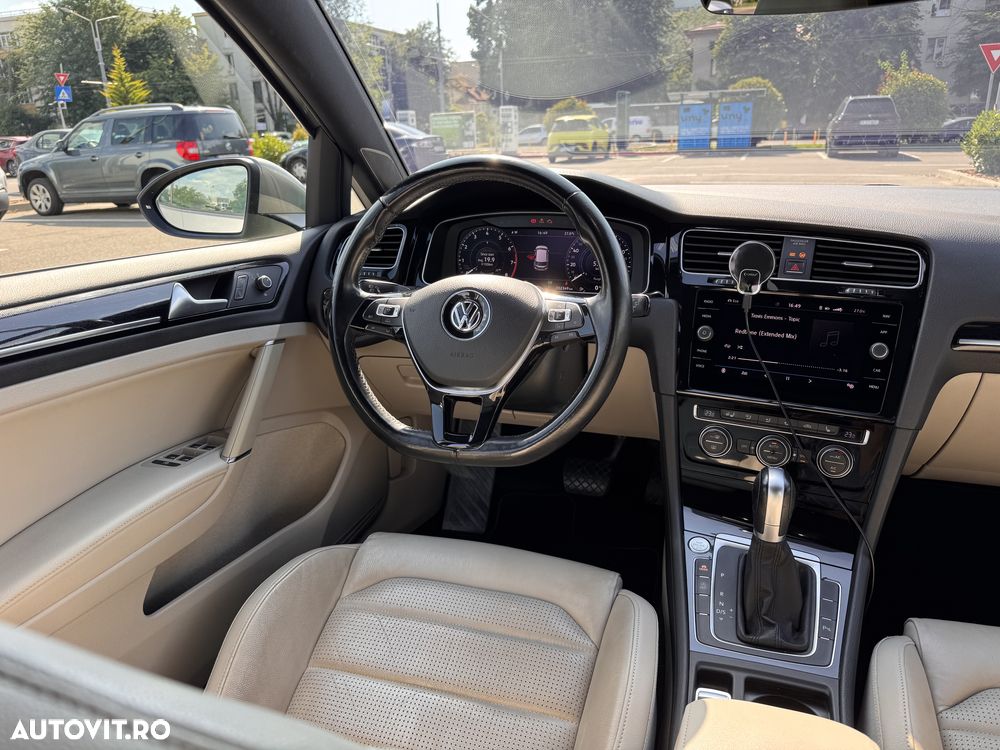 Volkswagen Golf - 30