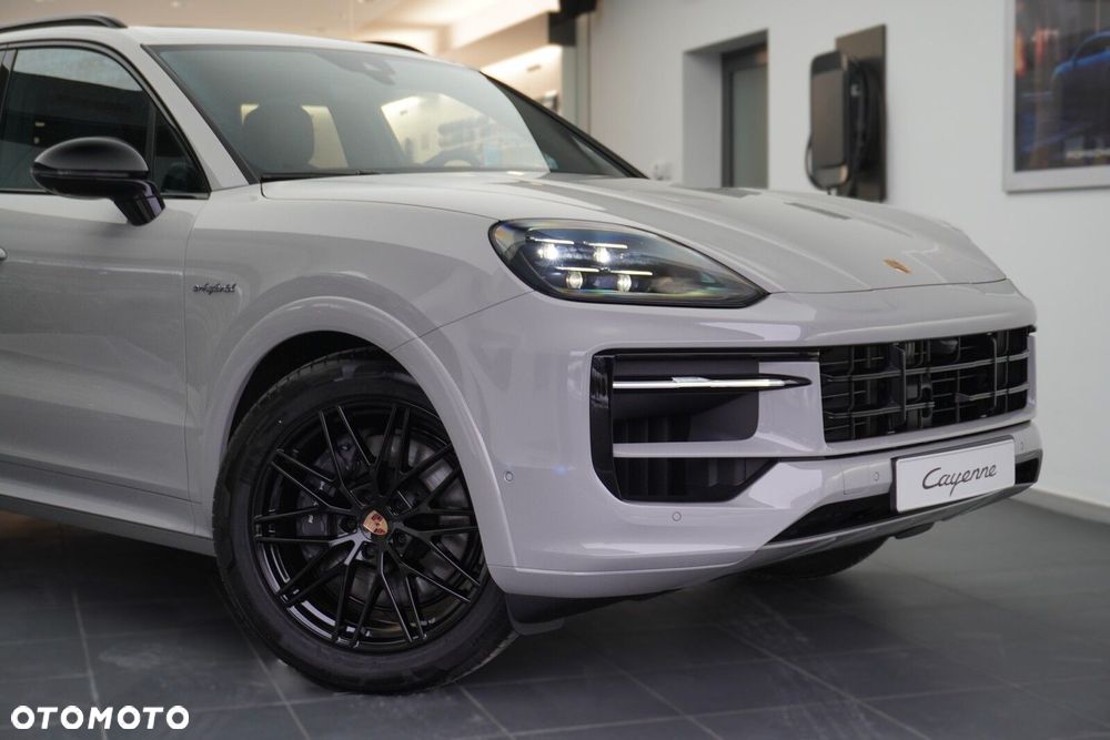 Porsche Cayenne E-Hybrid PHEV - 3