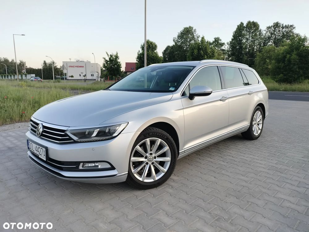 Volkswagen Passat - 1