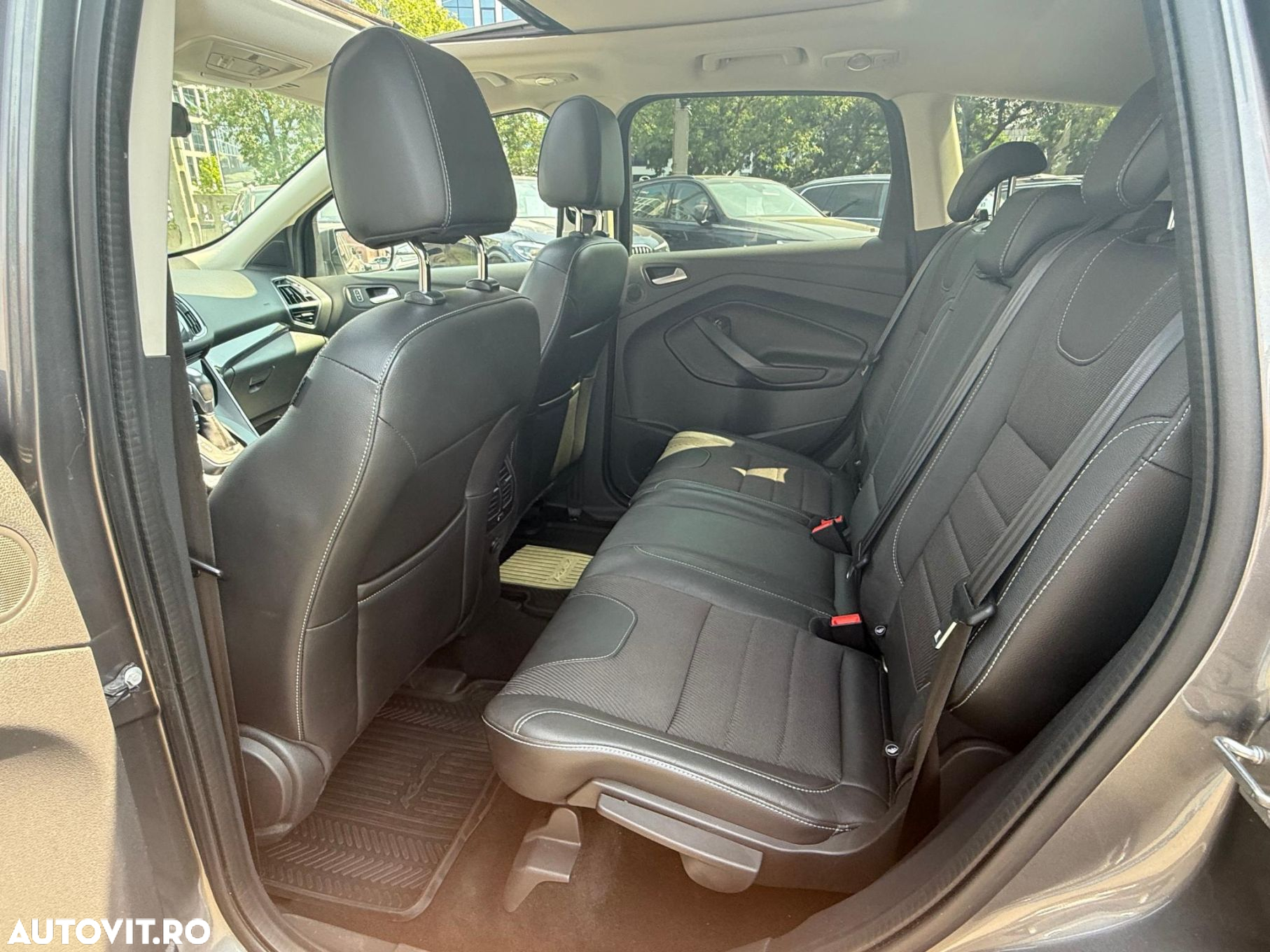 Ford Kuga 1.6 EcoBoost Aut. 4WD Titanium - 8