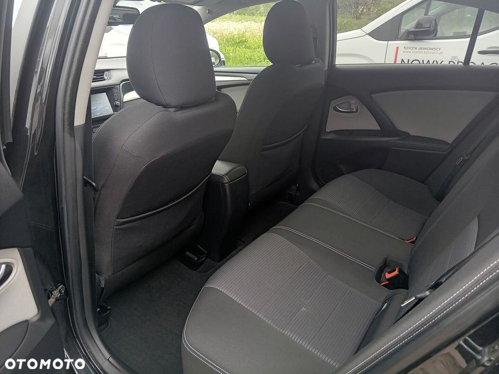 Toyota Avensis 2.0 D-4D Premium - 10