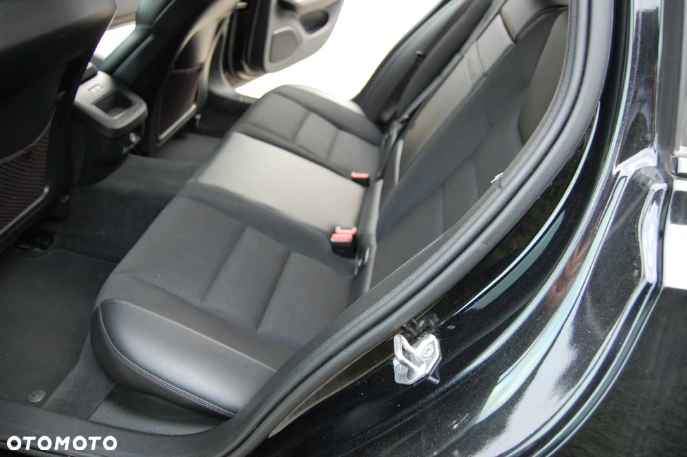 Volvo V60 Cross Country D4 AWD Geartronic Pro - 27