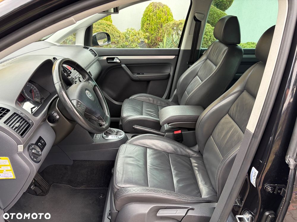 Volkswagen Touran 2.0 FSI Automatik Highline - 21