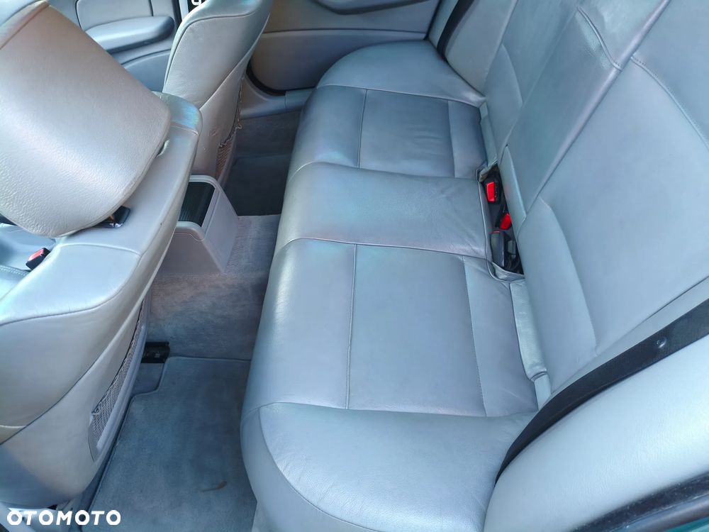 BMW Seria 3 330i - 20