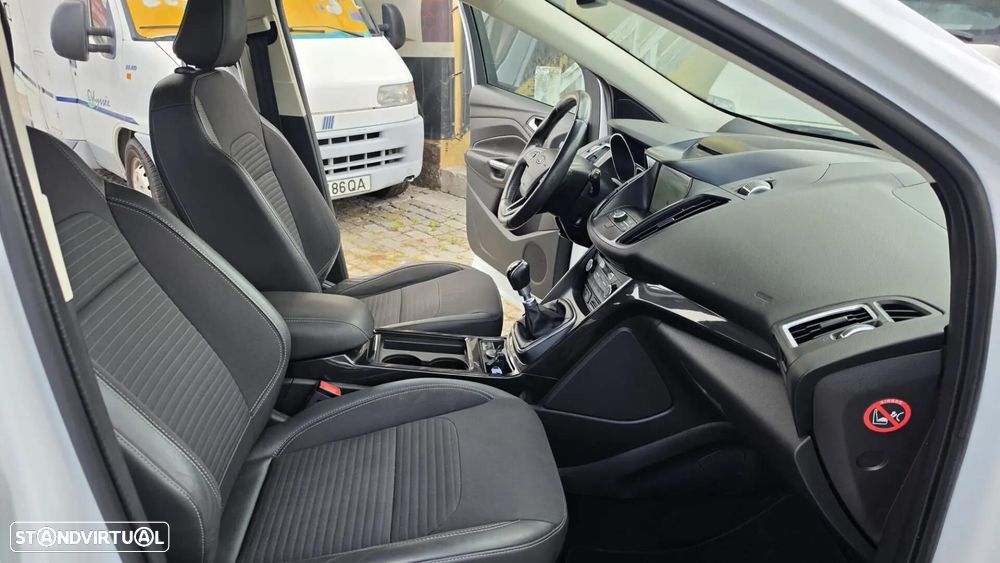 Ford Kuga 1.5 TDCi EcoBlue Titanium - 16