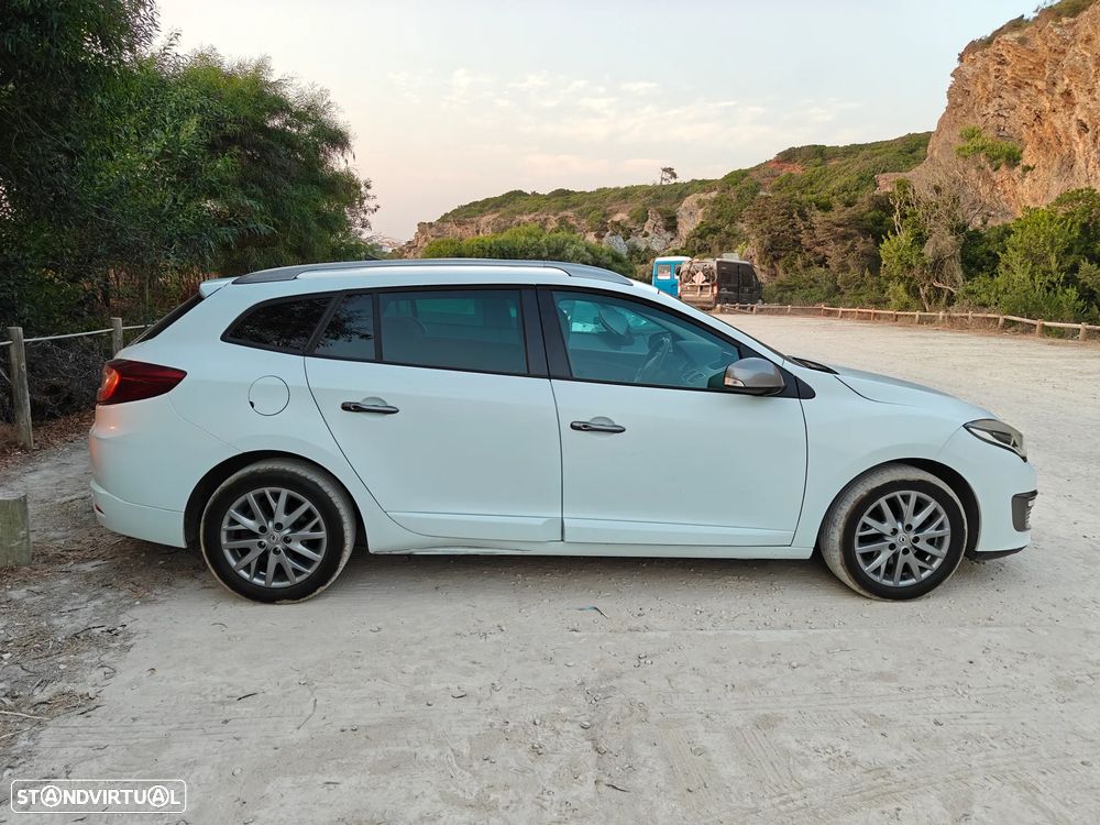 Renault Mégane Sport Tourer ST Line - 15