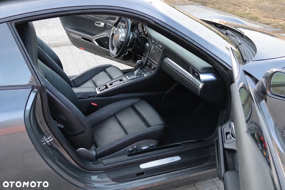 Porsche 911 Carrera PDK - 3