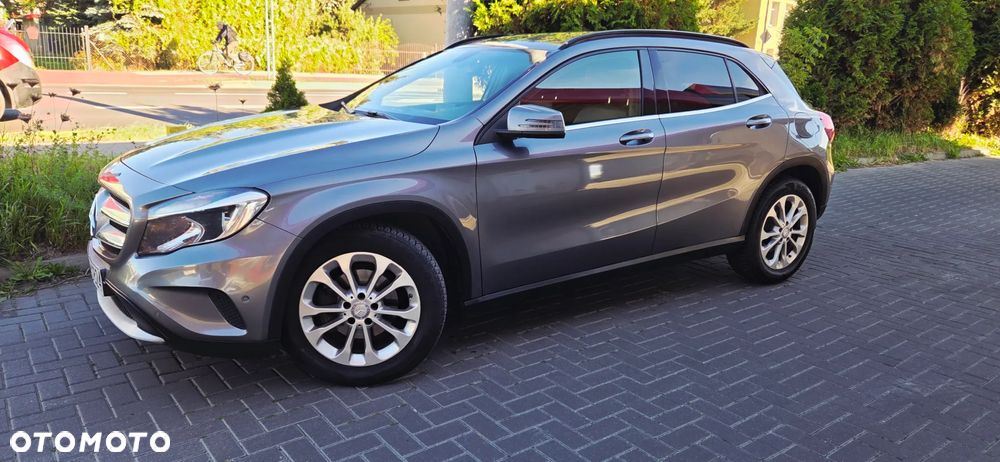 Mercedes-Benz GLA - 4