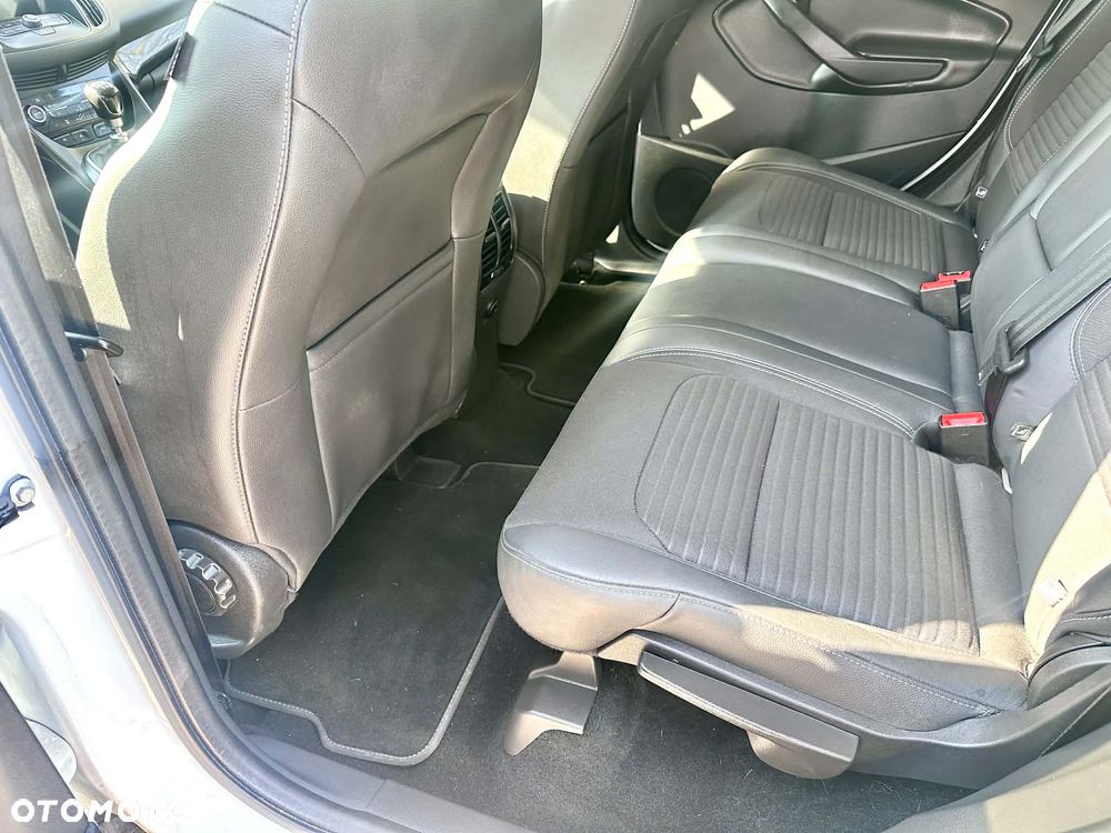 Ford Kuga - 9