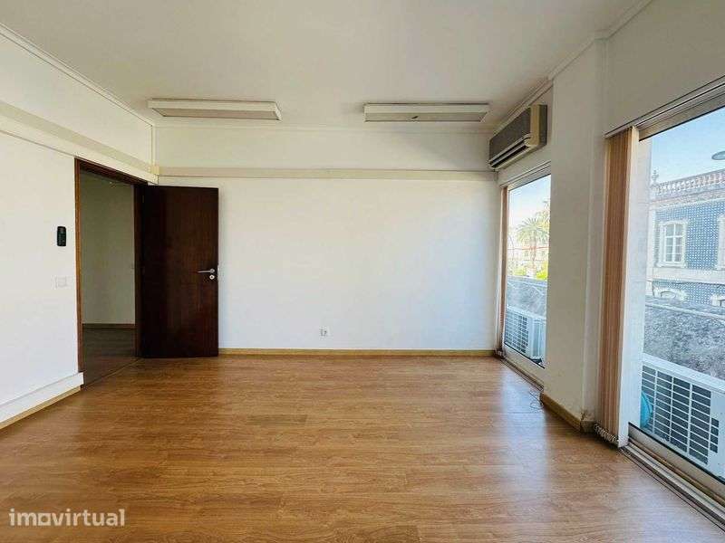 Sala de escritório/Office room — Setúbal centro/city centre - Grande imagem: 4/4